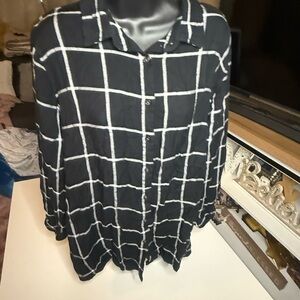 AVA & VIV Black and White Checkered Button-Up Shirt size 1X